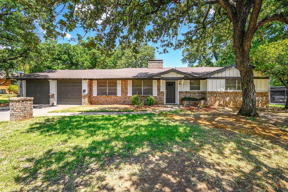 512 Caduceus Ln, Hurst, TX 76053 - photo 1