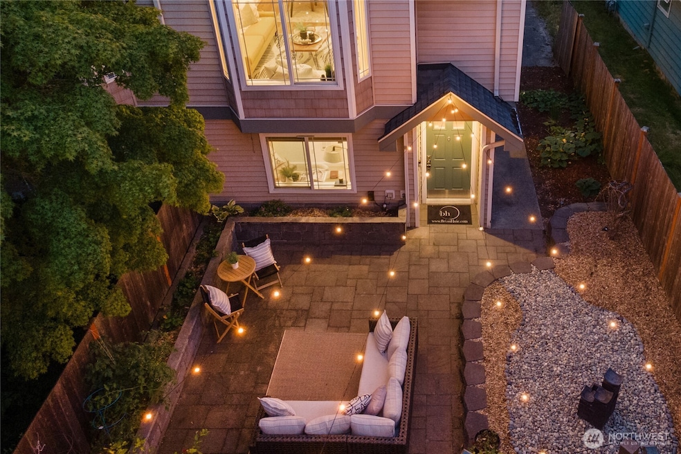 9239 Ashworth Ave N unit B, Seattle, WA 98103 - photo 1