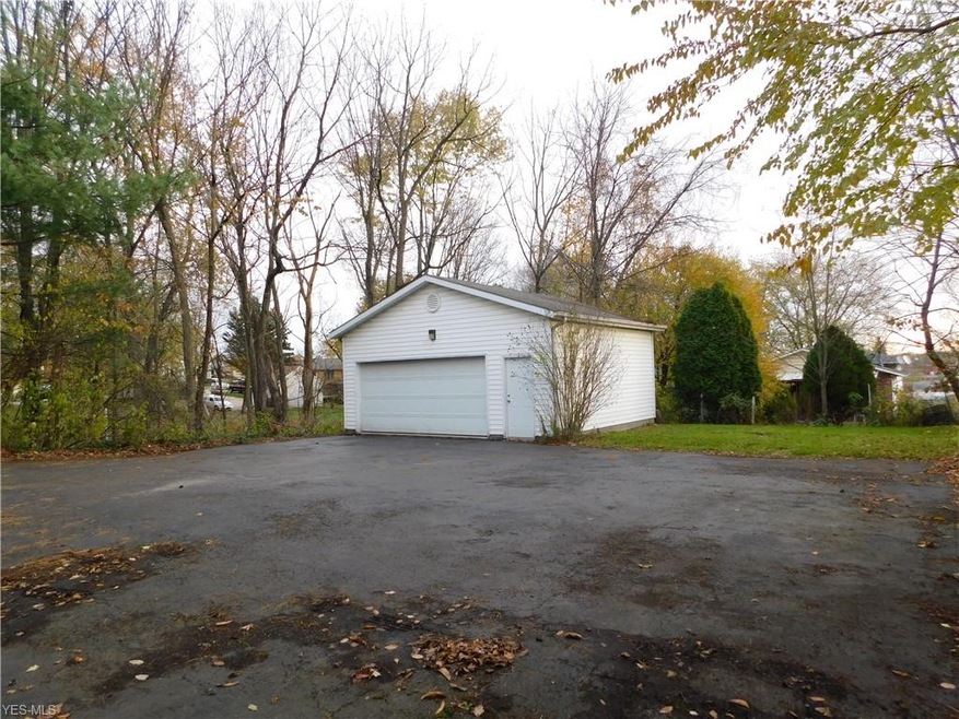 2826 Saint Elmo Ave NE, Canton, OH 44714 - photo 1