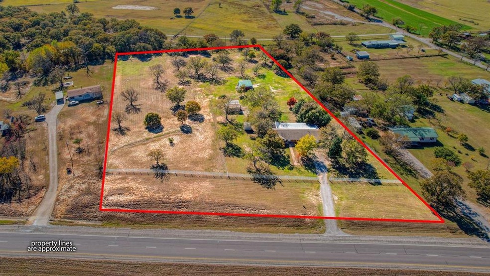 5911 Mineral Wells Hwy, Weatherford, TX 76088 - photo 1