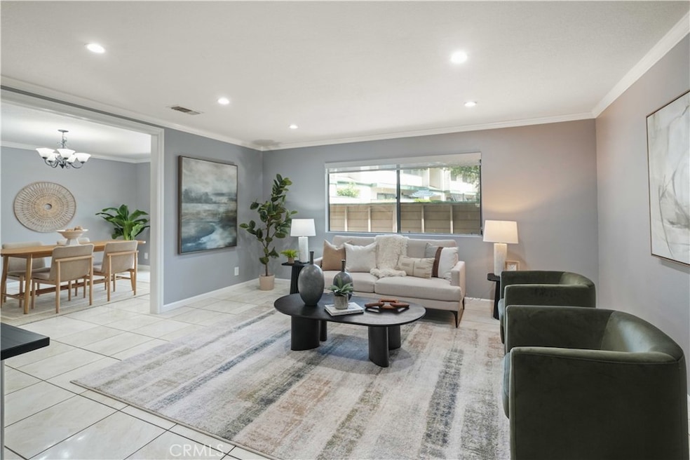 23542 Newhall Ave unit 5, Newhall, CA 91321 - photo 1