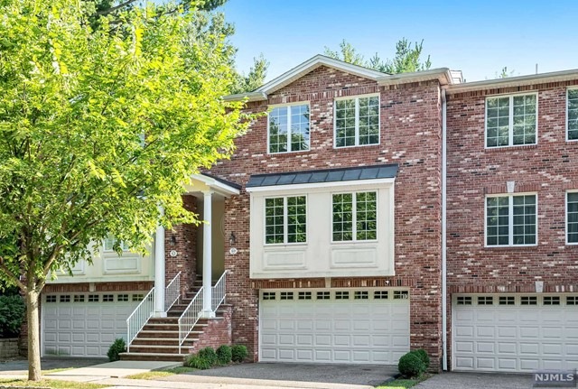 10 Skymark Ct, Upper Saddle River, NJ 07458 - photo 1