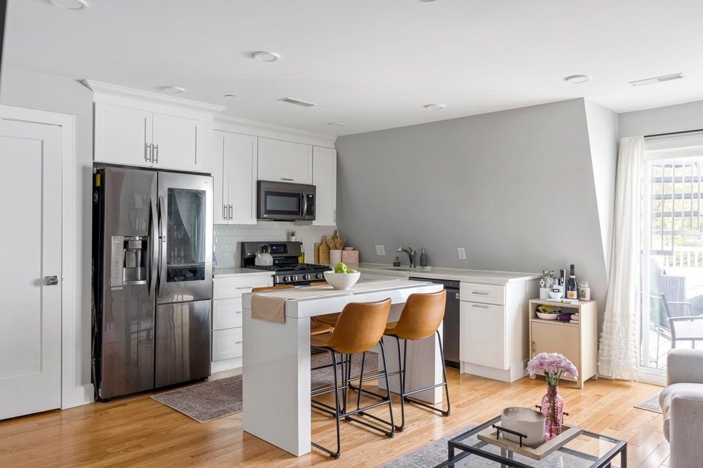 154 Lexington St unit 3, Boston, MA 02128 - photo 1