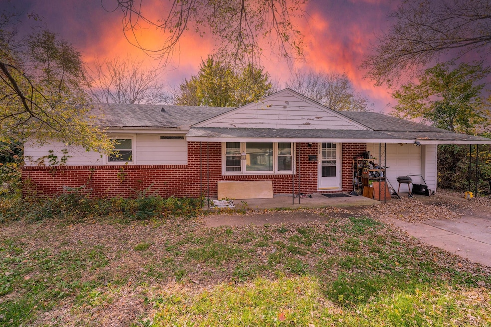 1809 E 14th Ave, Winfield, KS 67156 - photo 1