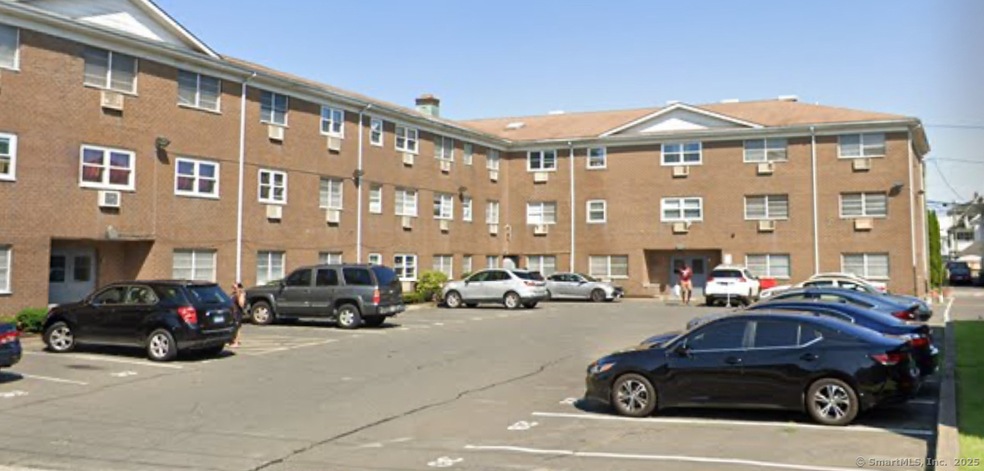 64 Mckinley Ave unit a9, Bridgeport, CT 06606 - photo 1