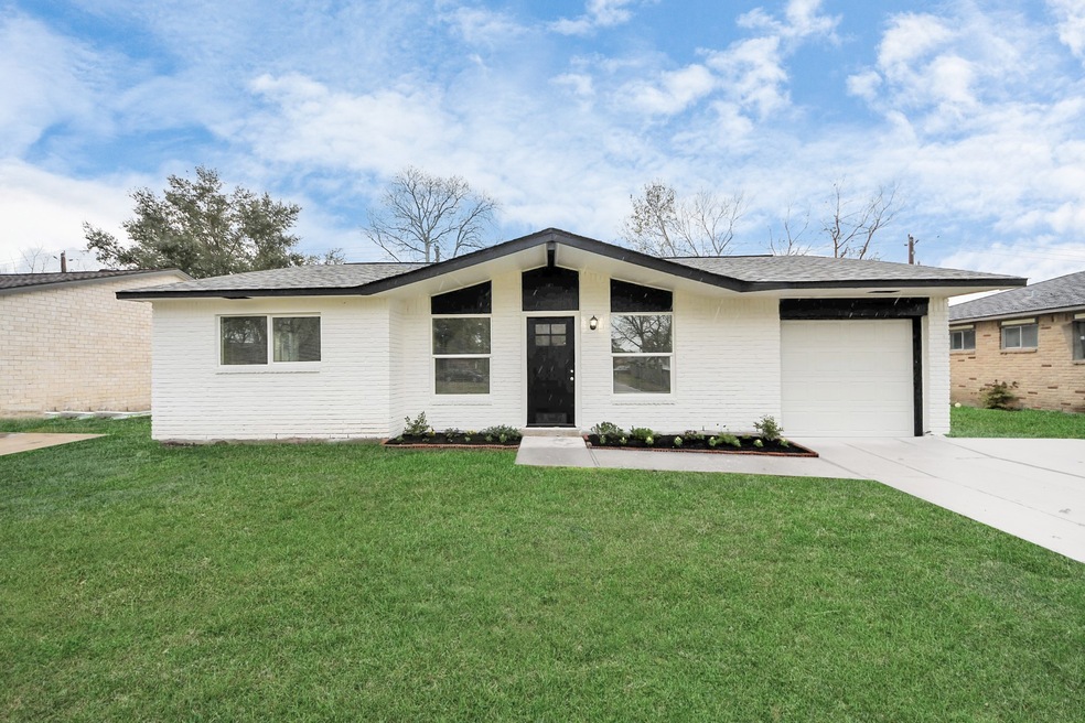 15402 Corsair Rd, Houston, TX 77053 - photo 1