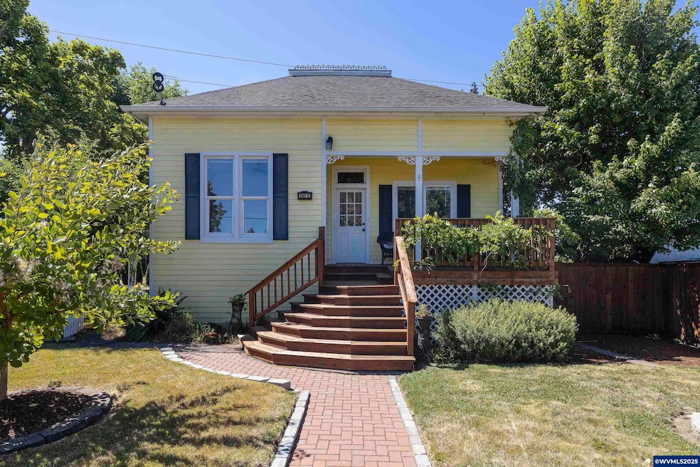 985 E College St, Mount Angel, OR 97362 - photo 1