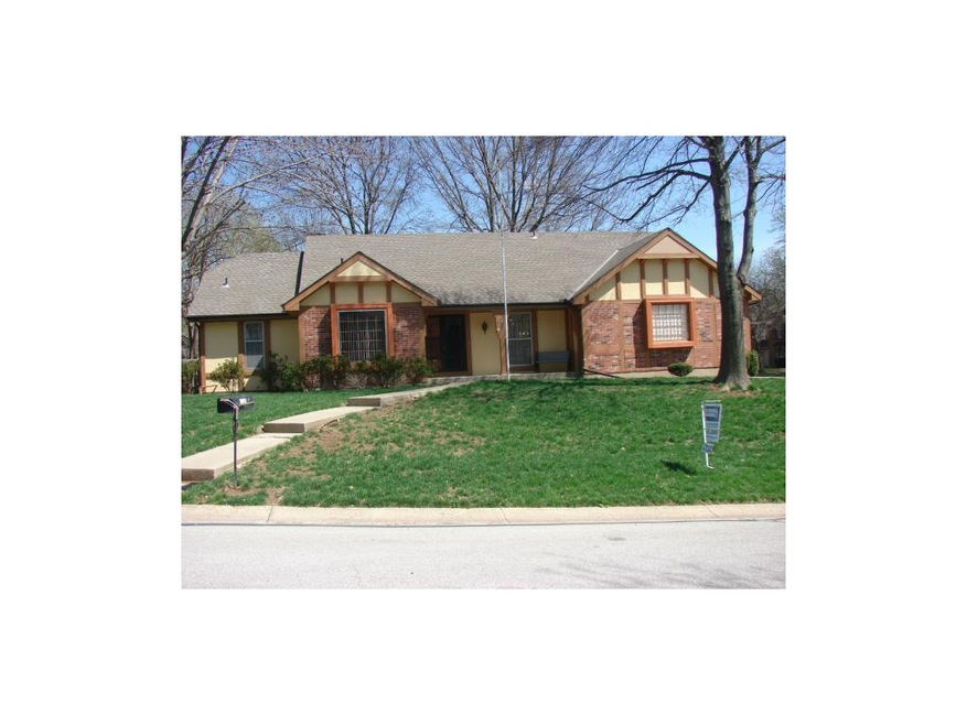 6923 Westgate St, Shawnee, KS 66216 - photo 1
