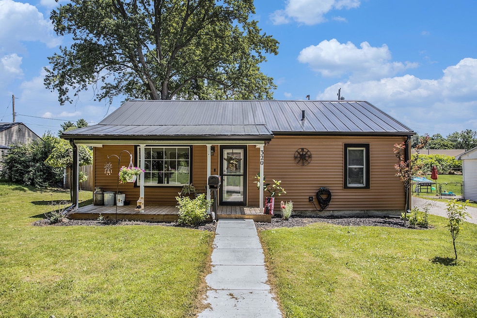 320 East Dr, Marshall, MI 49068 - photo 1