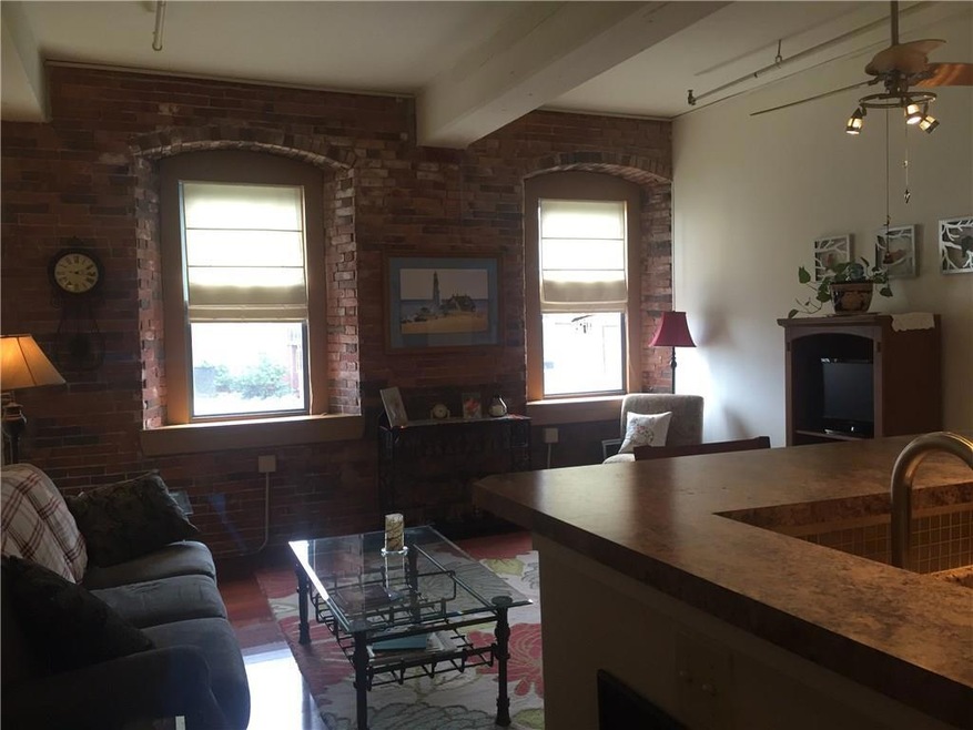 Island Terrace unit 136, Saco, ME 04072 - photo 1