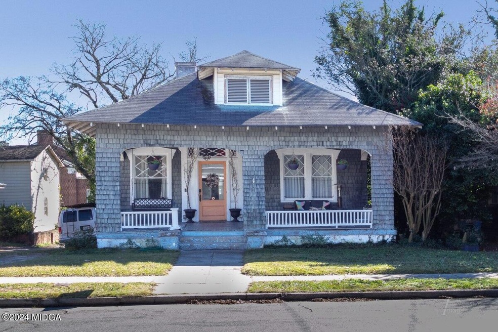3 bed 2 bath