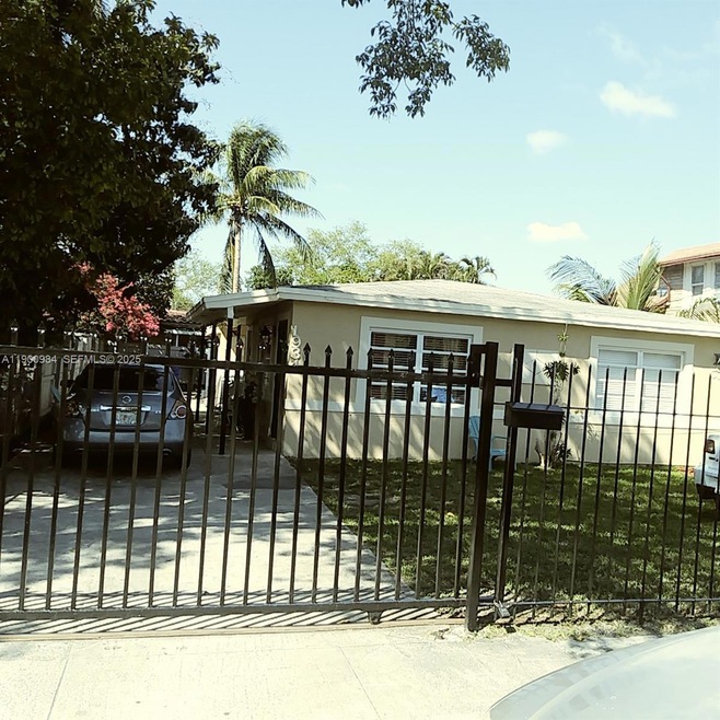 1934 NW 25th Ave unit B, Miami, FL 33125 - photo 1