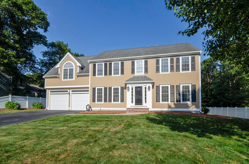 9 Sheffield Place, Mashpee, MA 02649 - photo 1