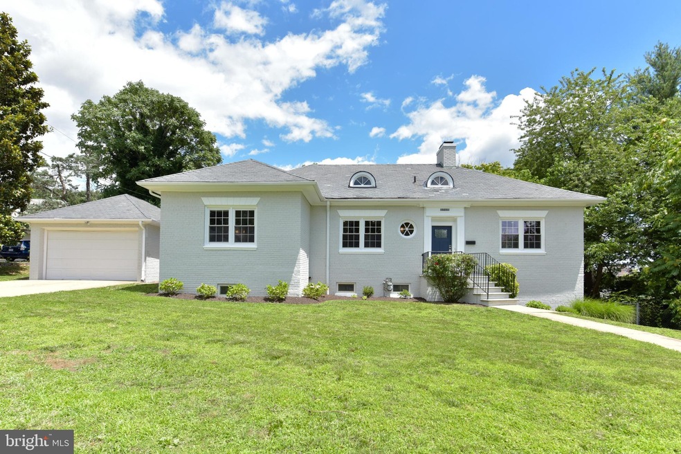 121 Longview Dr, Alexandria, VA 22314 - photo 1