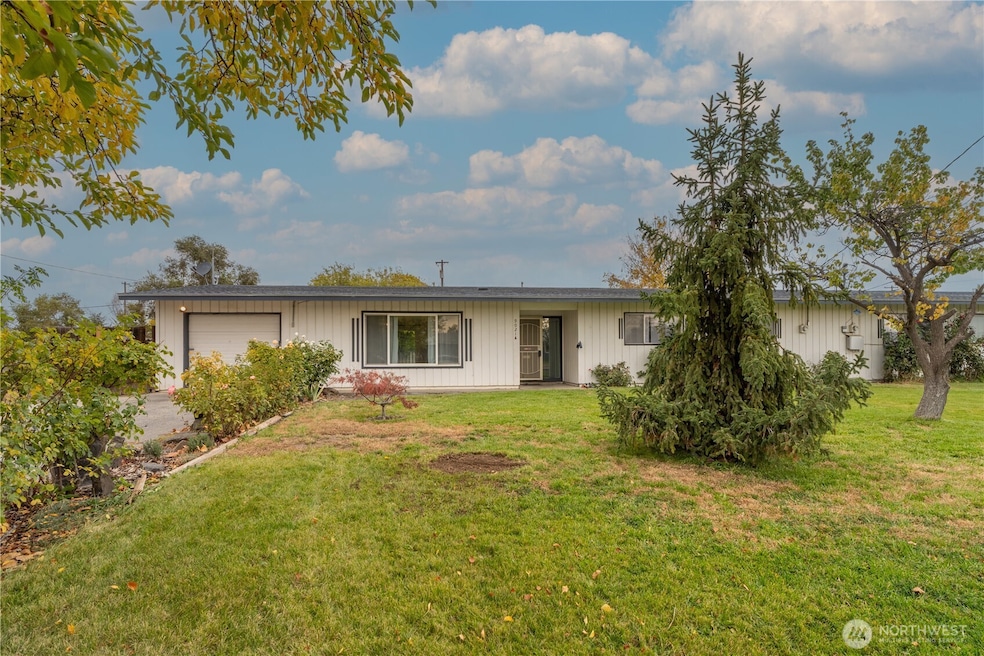 9021 Mcconnell Dr unit A, Moses Lake, WA 98837 - photo 1