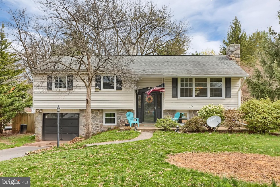 71 Earl Dr, Pottstown, PA 19465 - photo 1