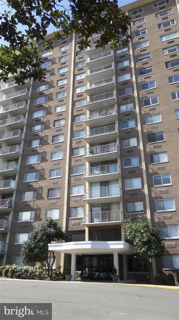 Hunting Creek Club unit 1610, Alexandria, VA 22303 - photo 1