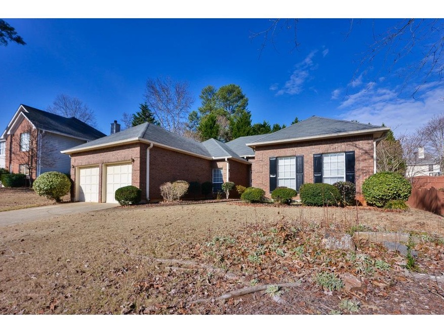 10695 Pinewalk Forest Cir, Alpharetta, GA 30022 - photo 1