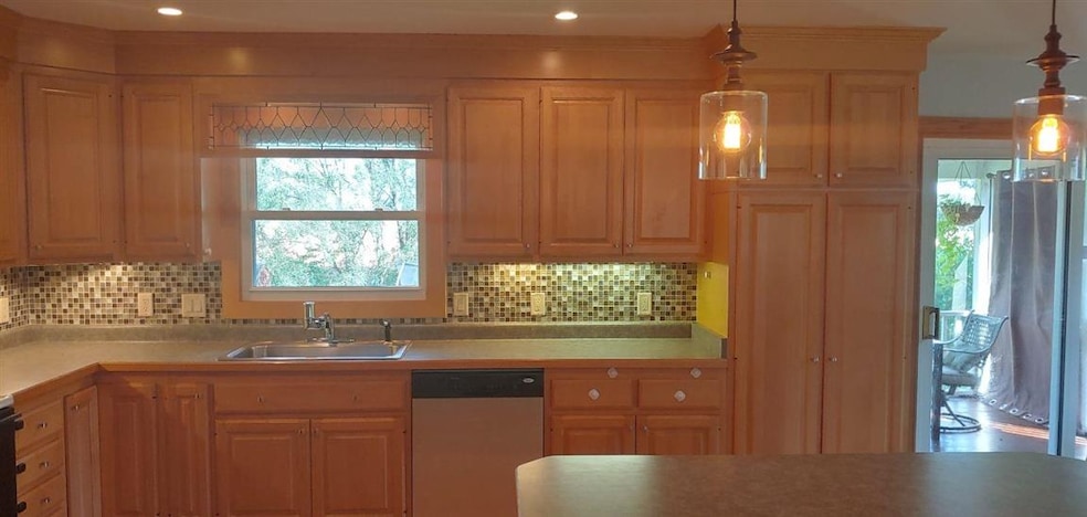 4866 Irish Ln, Fitchburg, WI 53711 - photo 1