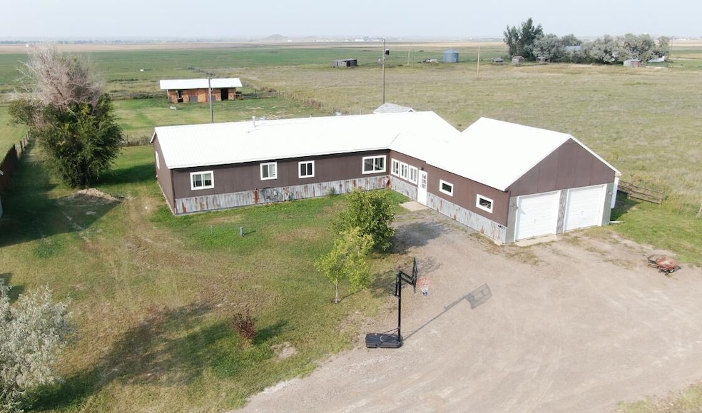 6837 43rd St W, Havre, MT 59501 - photo 1