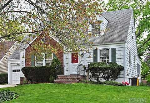 59 Avon Rd, Hewlett, NY 11557 - photo 1