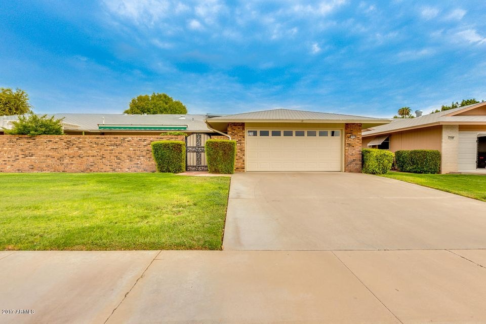 17678 N Del Webb Blvd, Sun City, AZ 85373 - photo 1