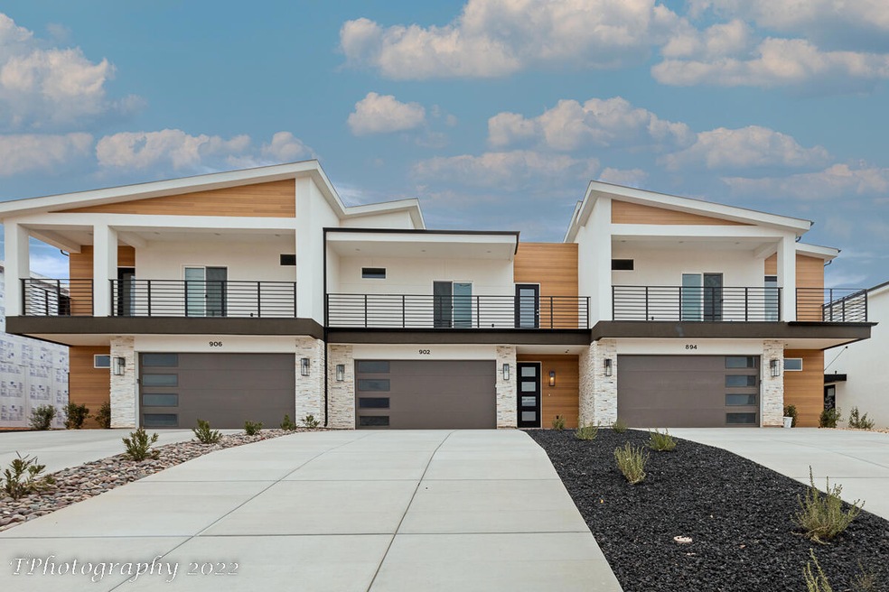 902 E Desert Cactus Dr-24