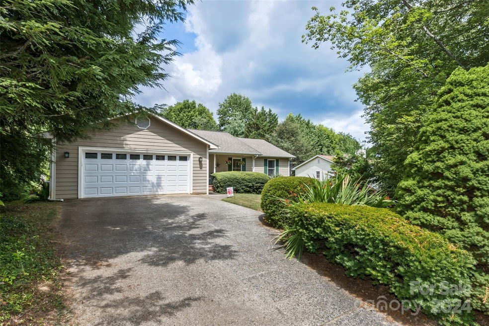 148 Meadow Lake Rd, Asheville, NC 28803 - photo 1