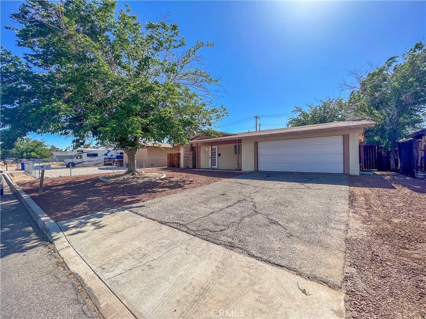 14186 Arrowhead Dr, Victorville, CA 92395 - photo 1