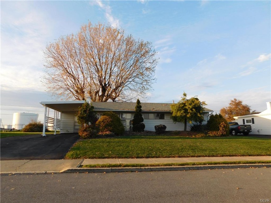 574 Miller Ln, Whitehall, PA 18052 - photo 1