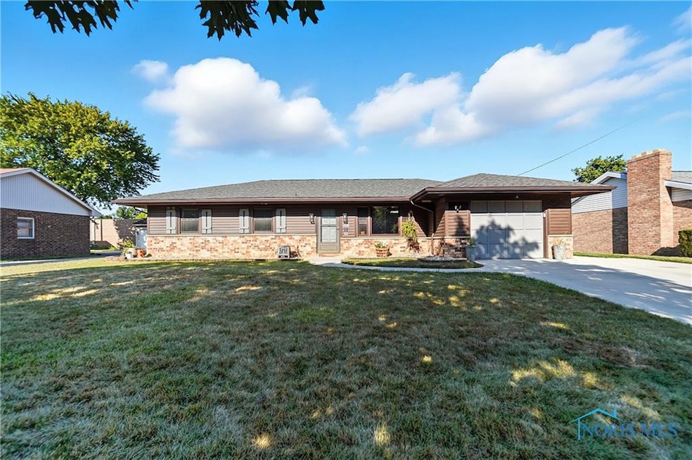 3320 Crosshill Dr, Findlay, OH 45840 - photo 1