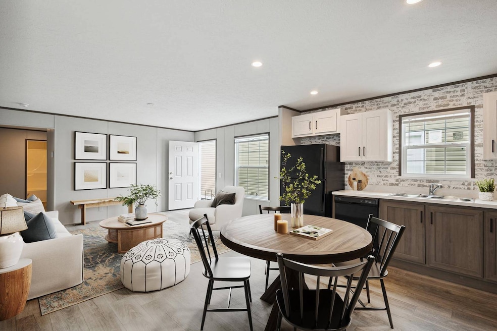 Actual Layout May Differ