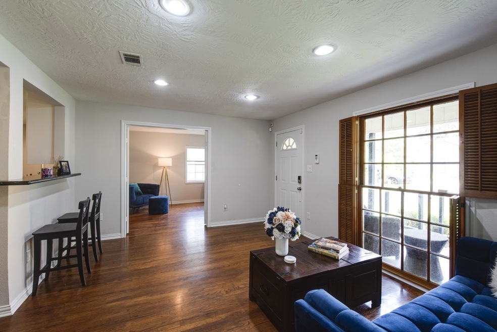 1603 Tabor St, Houston, TX 77009 - photo 1