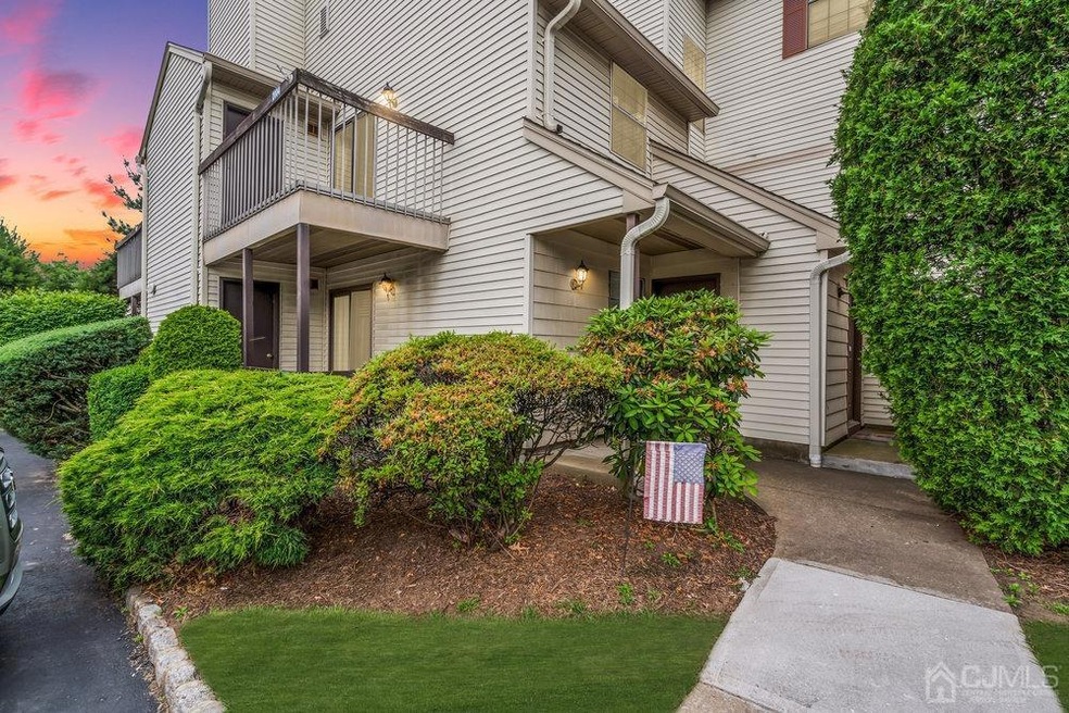 2004 Woodbridge Commons Way, Iselin, NJ 08830 - photo 1