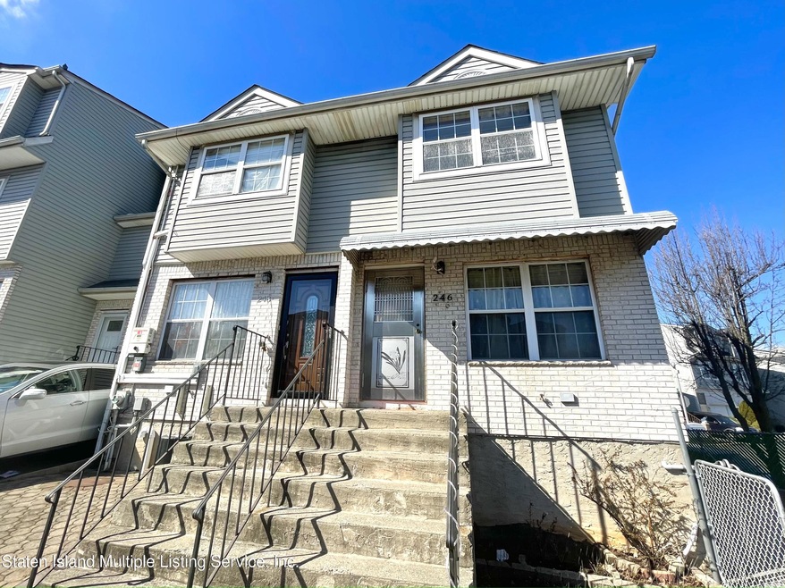 246 Skyline Dr, Staten Island, NY 10304 - photo 1