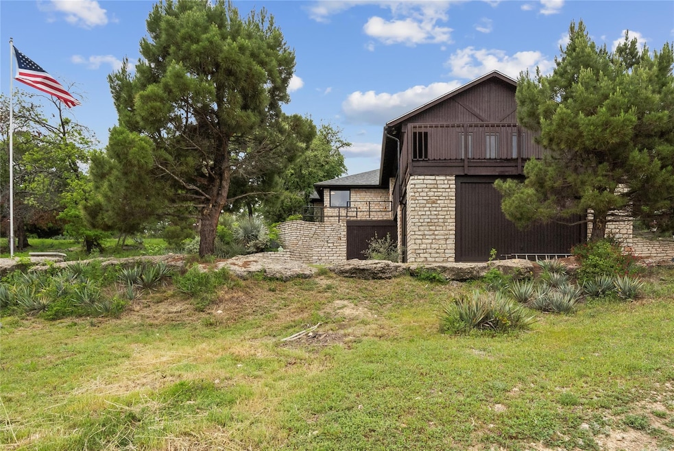 112 Lake Circle Ct, Weatherford, TX 76087 - photo 1