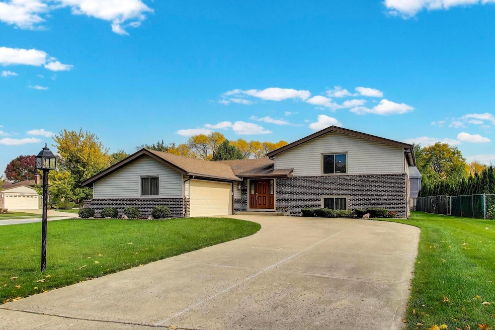 Welcome to 2616 N Prindle Ave!