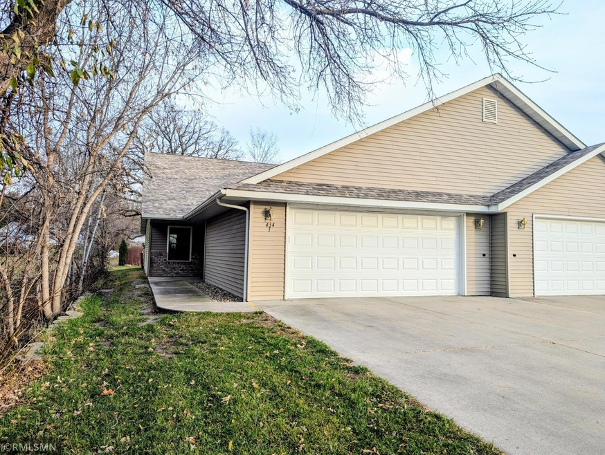 434 4th St S unit 1, Long Prairie, MN 56347 - photo 1