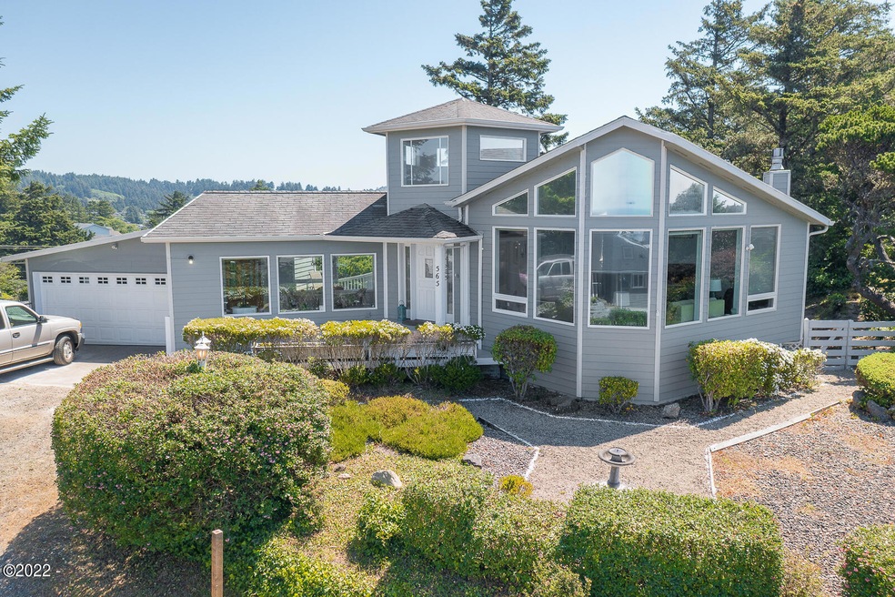 565 SW 10th St, Newport