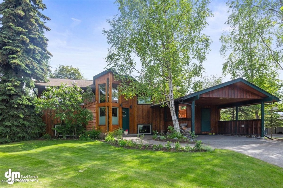 4733 Pavalof St, Anchorage, AK 99507 - photo 1