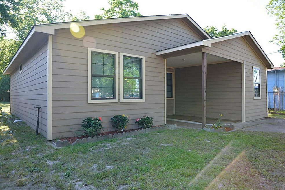 4443 Castor St, Houston, TX 77022 - photo 1