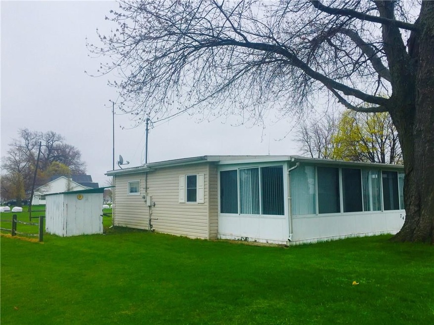 Roomy, SEASONAL SODUS POINT property! This added o
