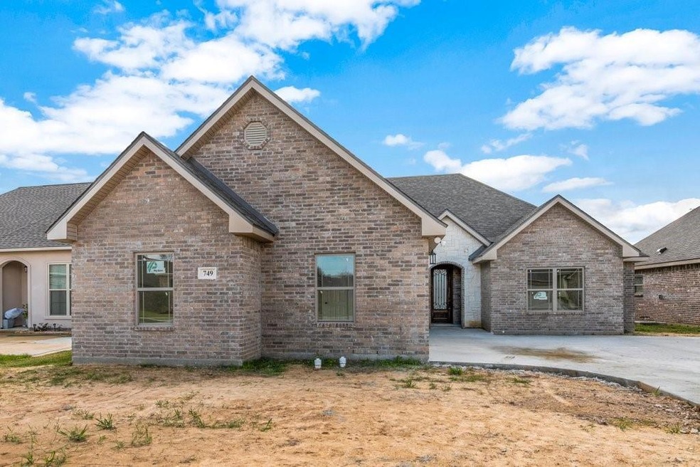 749 Dianne Ln, Lake Charles, LA 70605 - photo 1