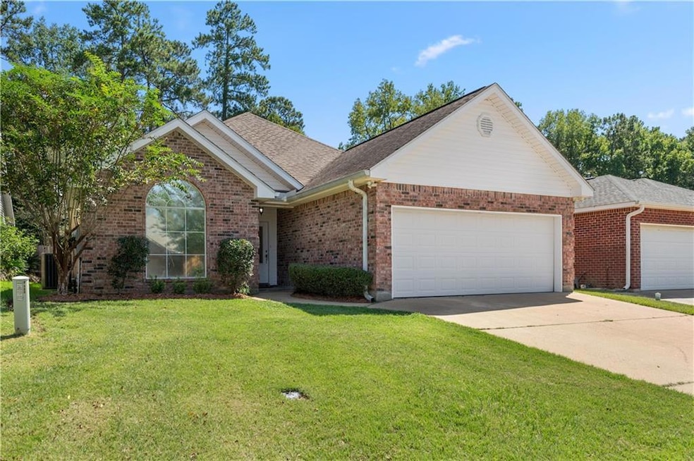 125 Lakeland Dr, Pineville, LA 71360 - photo 1