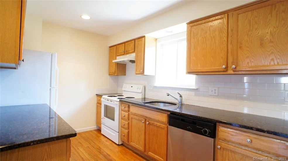 56 Stuart Ave unit 5, Norwalk, CT 06850 - photo 1