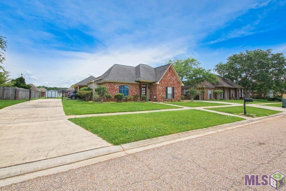 6218 Sandy Creek Ln, Zachary, LA 70791 - photo 1