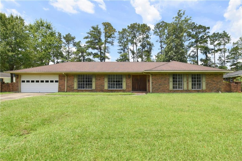 WELCOME TO 206 LOOP DR.
