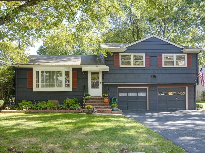 42 Skyview Rd, Bloomfield, NJ 07003 - photo 1