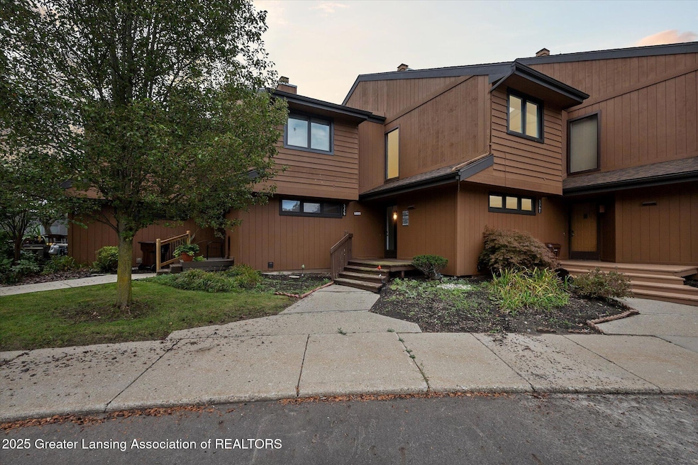 5359 Wild Oak Dr unit 54, East Lansing, MI 48823 - photo 1