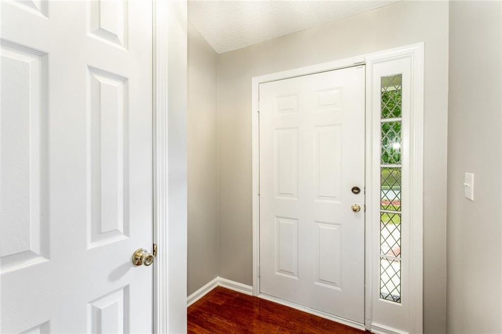 1128 Riverside Run Ln, Sugar Hill, GA 30518 - photo 1